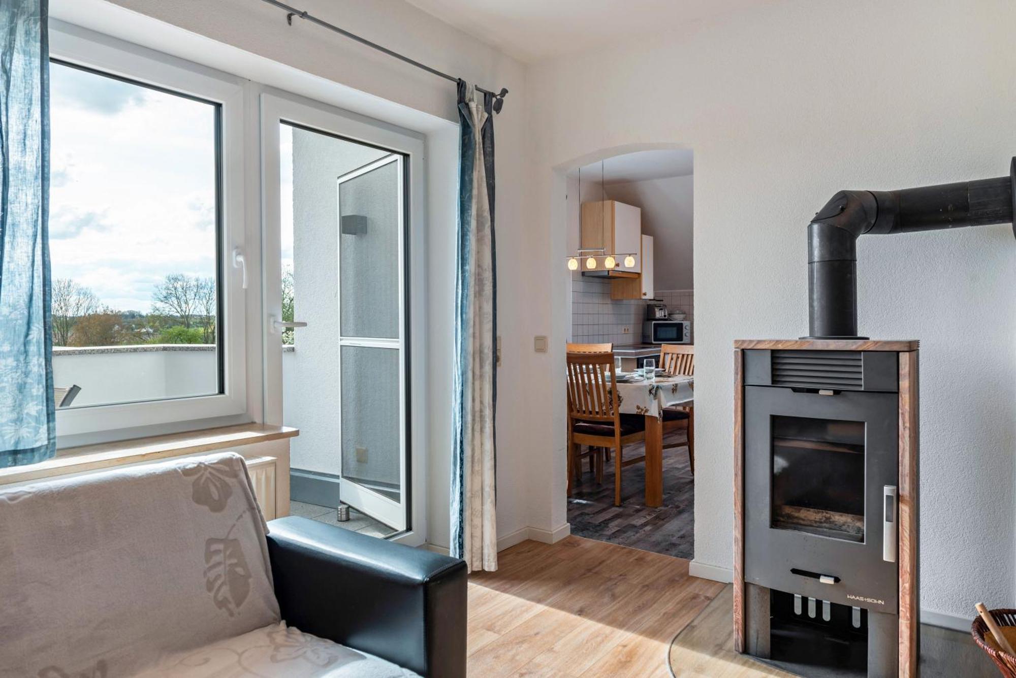 Apartamento Arnold Laubbach Ostrach Exterior foto